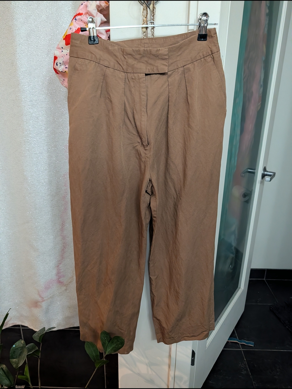 Worthington Cropped Ankle Pants in Tan Size 2